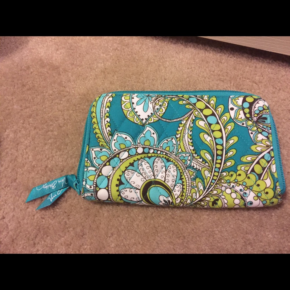 Vera Bradley peacock retired wallet