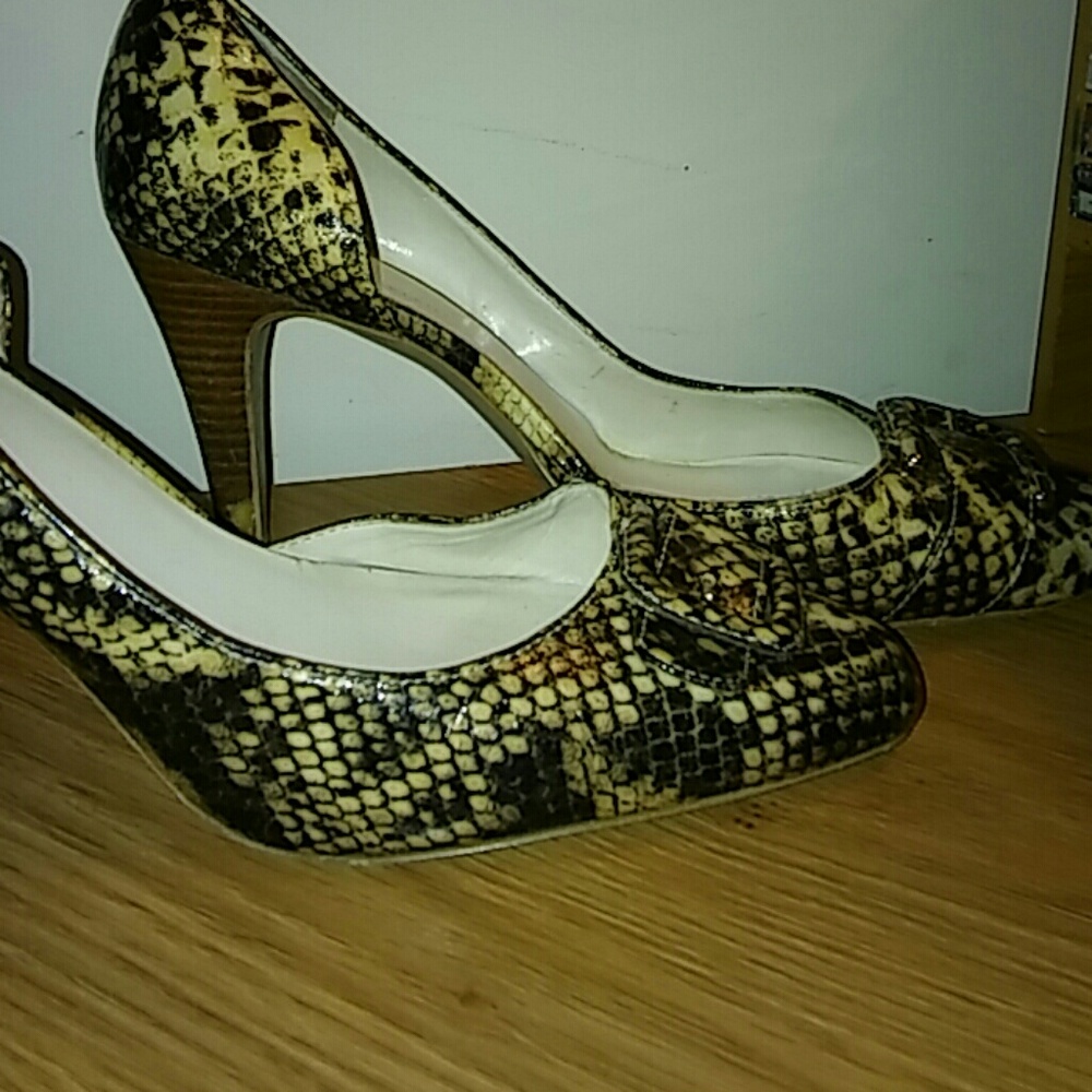 Vintage Anne Klein leathersoled heels