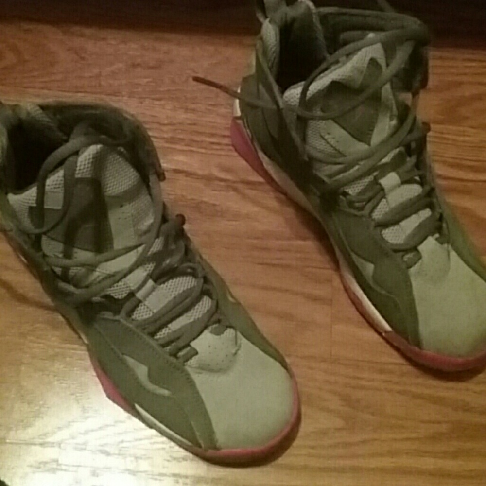 Jordan retro 8s