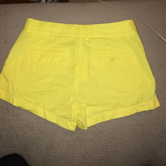 J. Crew Chino Shorts Size 4 yellow - Picture 2 of 3