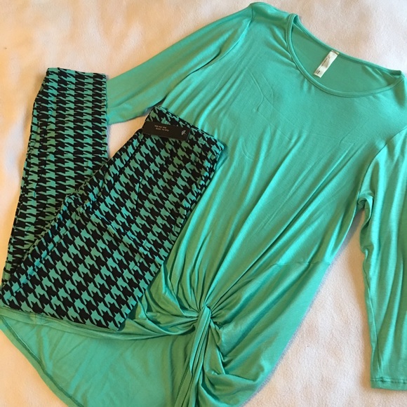 ALL KNOTTED UP! Pistachio knot detail tunic top - Picture 2 of 4