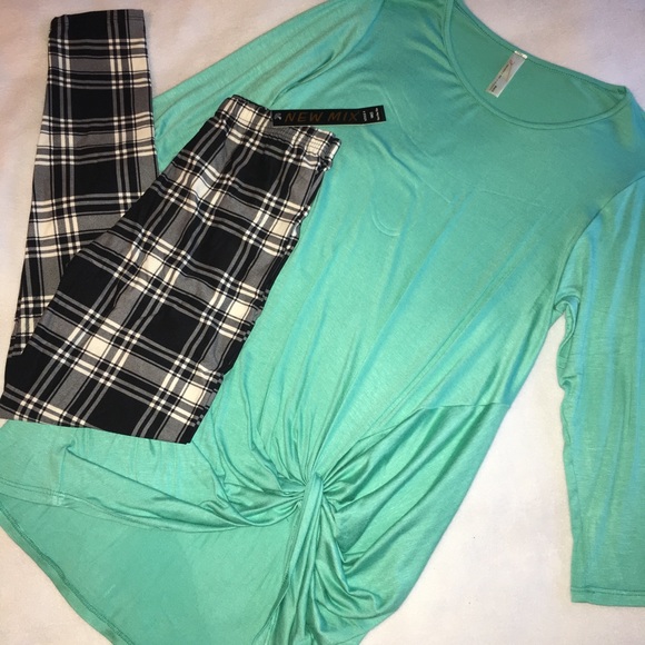 ALL KNOTTED UP! Pistachio knot detail tunic top - Picture 4 of 4