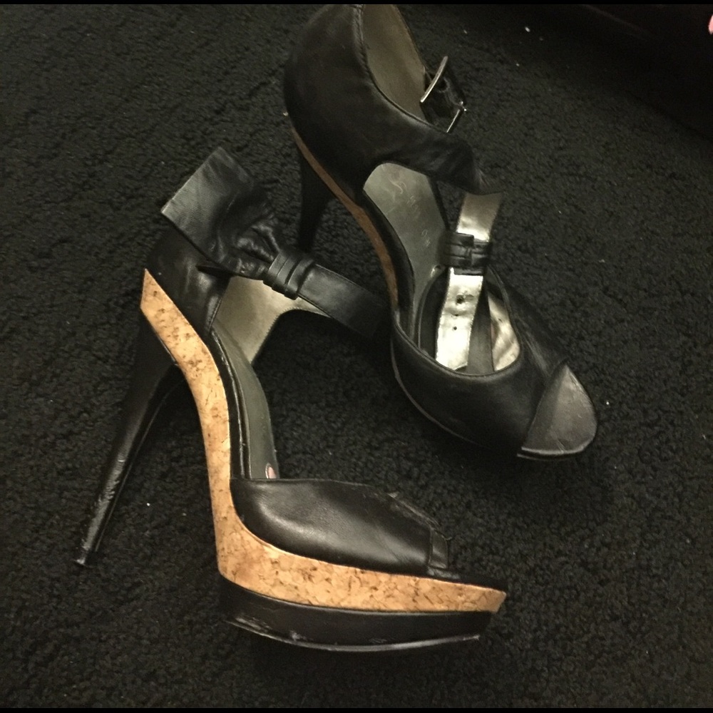 París Hilton Heels