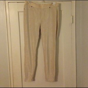 Brand new Vera Wang corduroy leggings