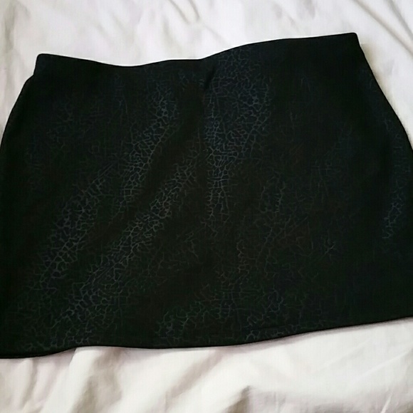 NWOT Express leopard print skirt - Picture 3 of 4