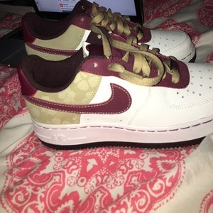 Nike Air (Special Edition) Size: 4.5