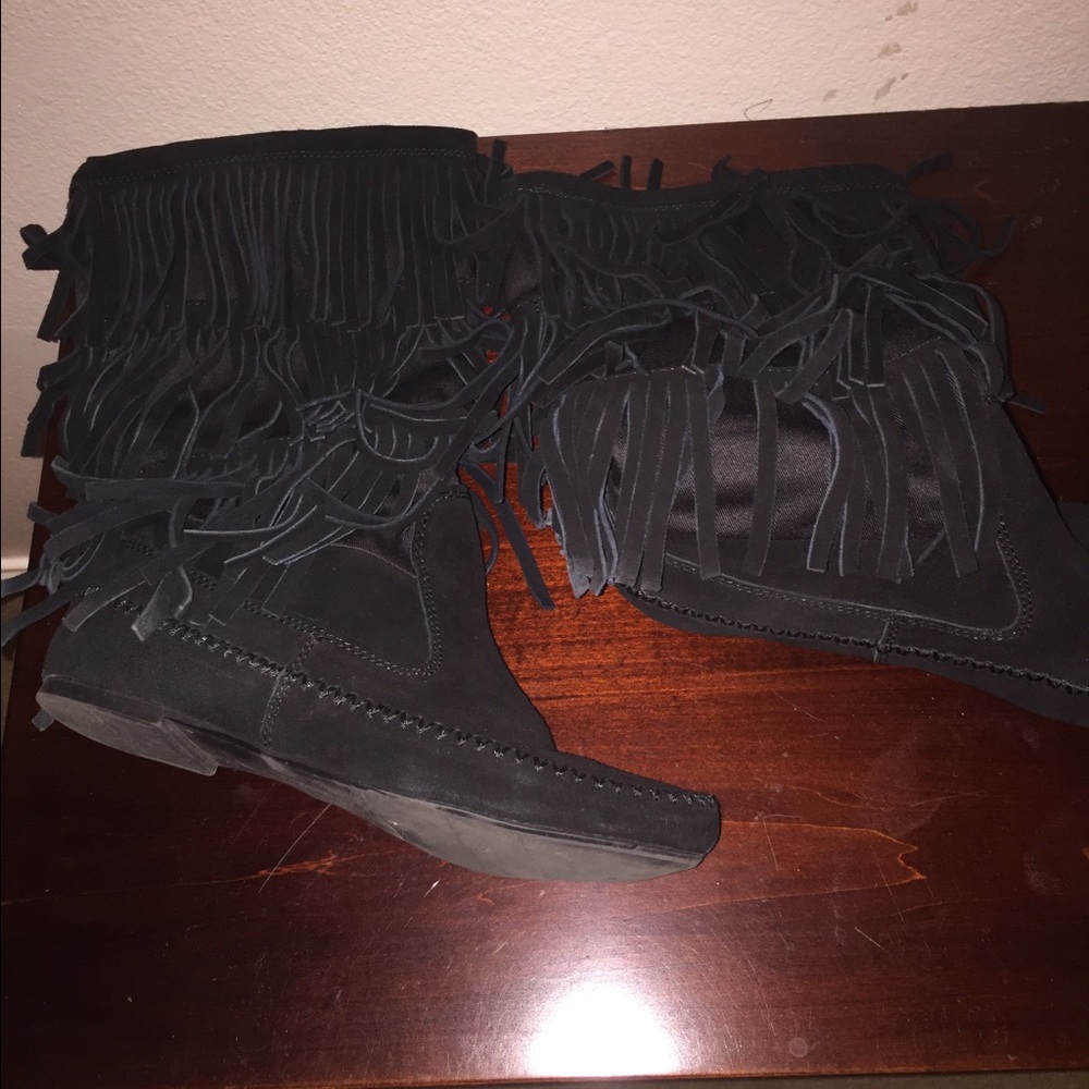 Shoes - Picture 2 of 3