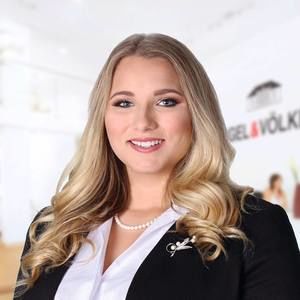 Meet your Posher, Linzee
