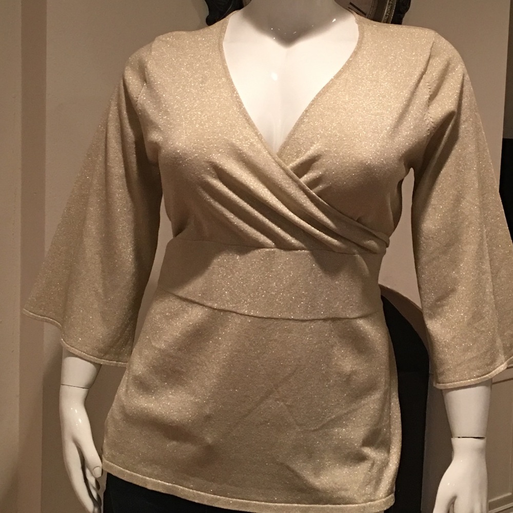 Elegant golden top