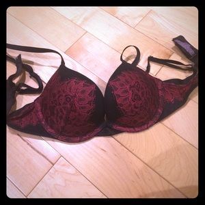 Size 32B Victoria's Secret Push-up bra