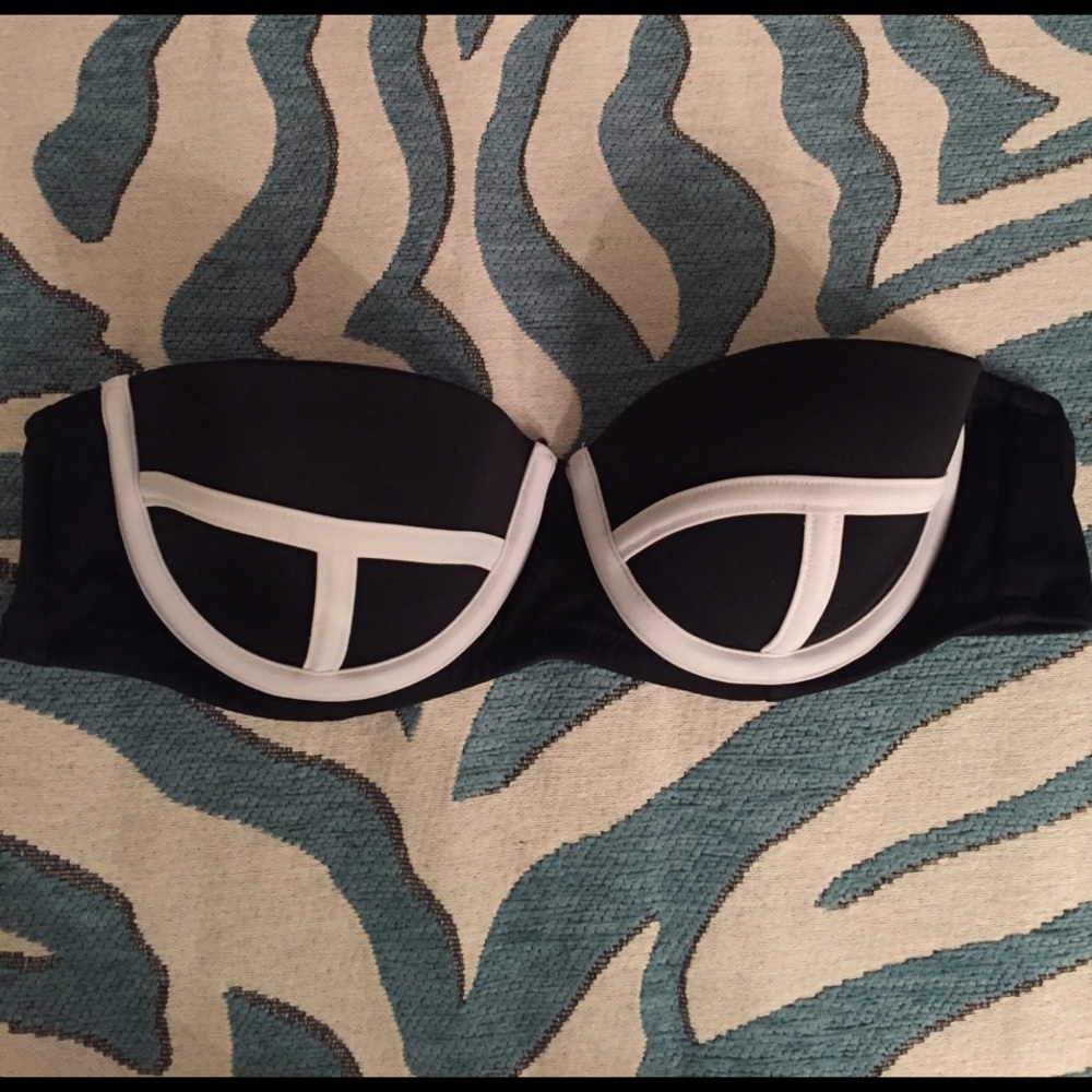 VS black strapless triangle bathing suit top!