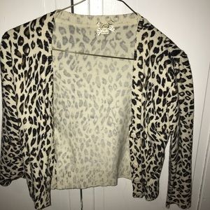 Forever 21 size medium leopard print sweater
