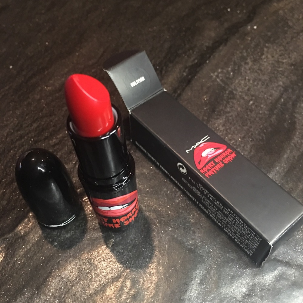 MAC Oblivion Lipstick
