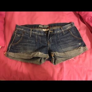 Mini jeans booty shorts