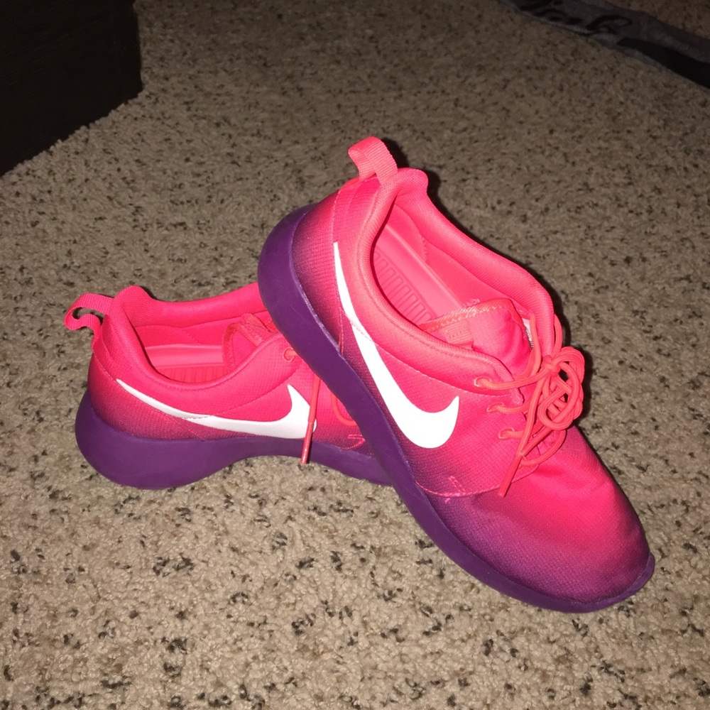 Women's Nike Rosherun pink/purple/white