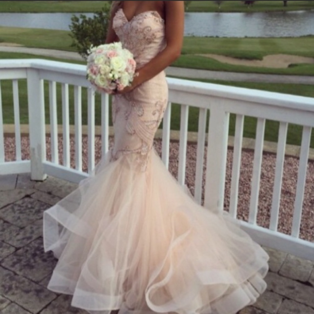 ISO MACDUGGAL COUTURE