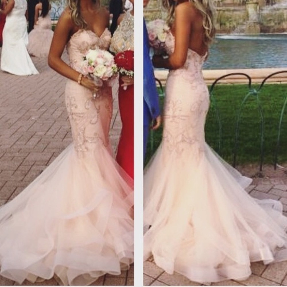 ISO MACDUGGAL COUTURE - Picture 2 of 3