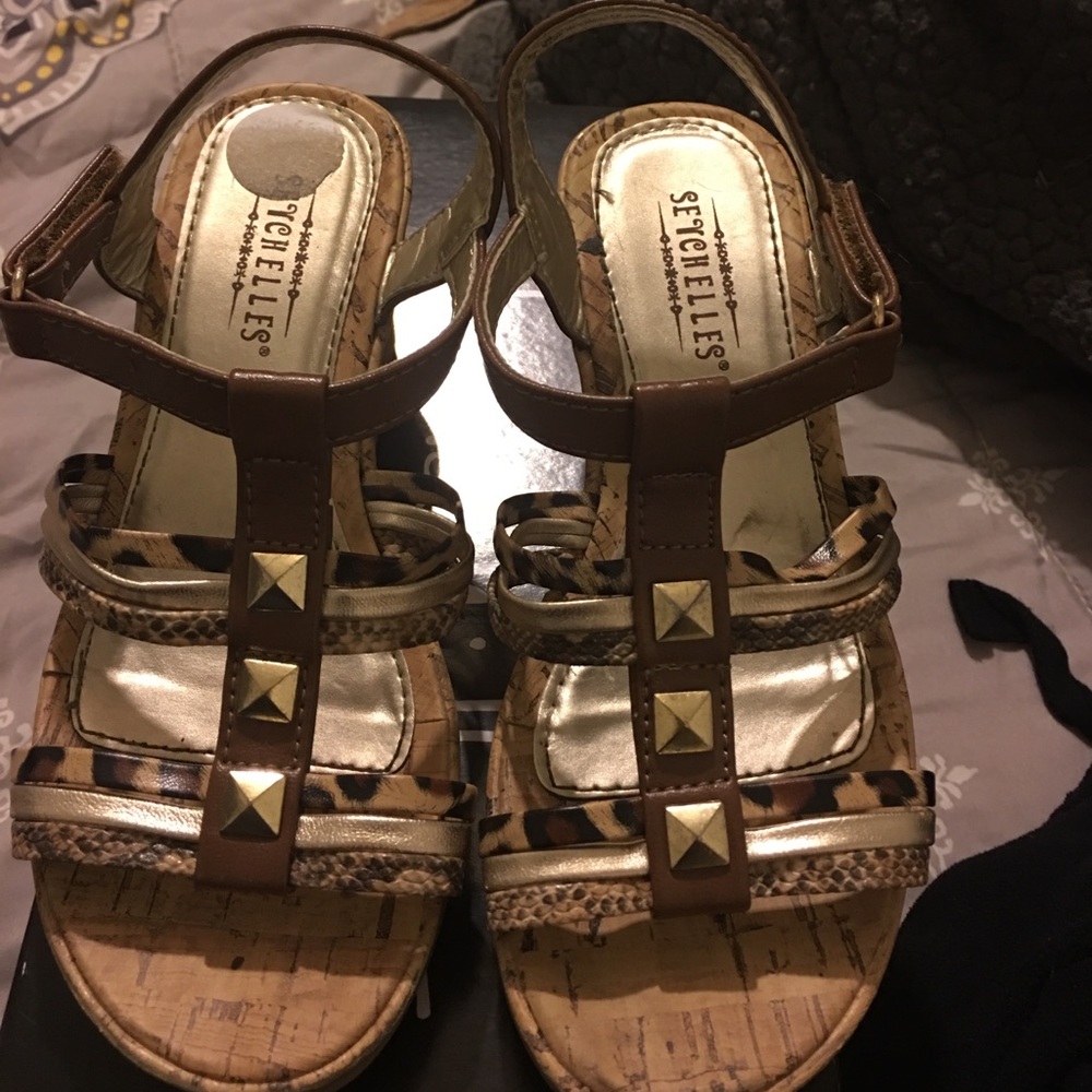 Little girl wedge sandals