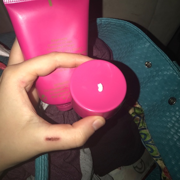This is a viva la juicy lotion it is so good - Picture 3 of 3