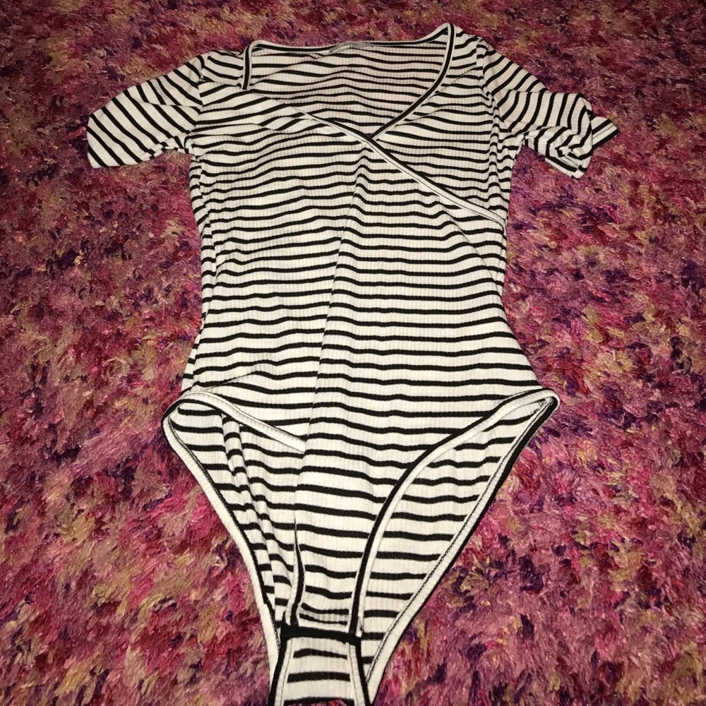 Striped short sleeve body suit