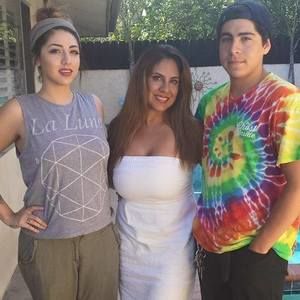 Meet your Posher, Gloria