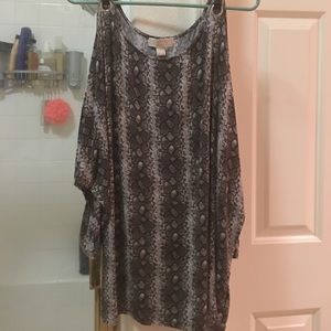 Cold Shoulder 3/4 sleeve top