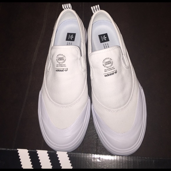 ADIDAS MATCHCOURT SLIP ONS - Picture 1 of 5