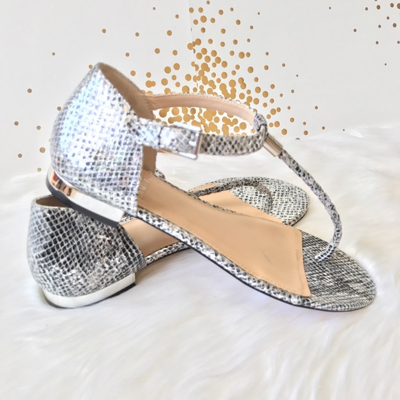 ❣SALE❣Vince Camuto  snake print sandal - Picture 2 of 5