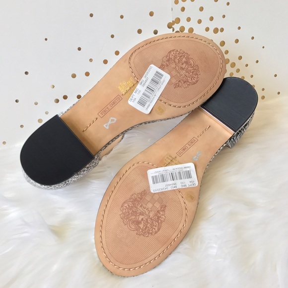 ❣SALE❣Vince Camuto  snake print sandal - Picture 5 of 5