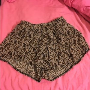 Patterned flowy shorts