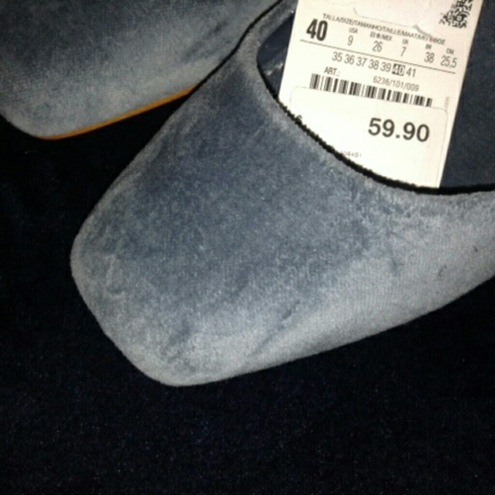 ZARA Velvet light blue heels
