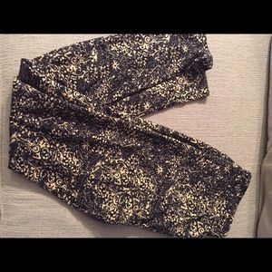Lularoe OS black and off white legging