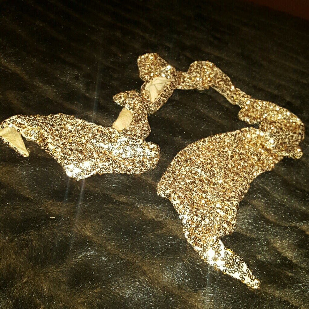 Sequined gold scarf