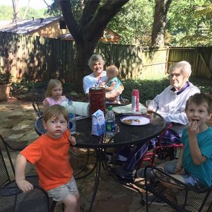 Meet your Posher, Jennifer