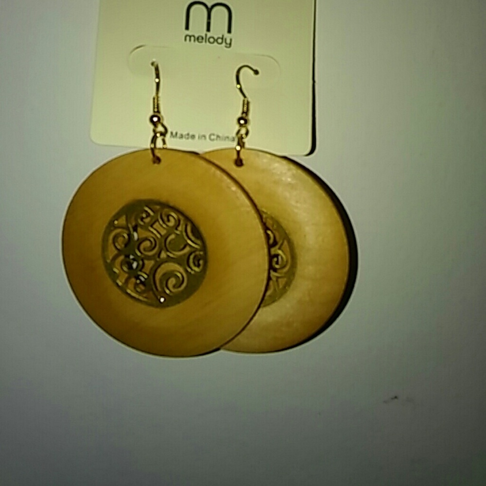 Wooden fashion earrings