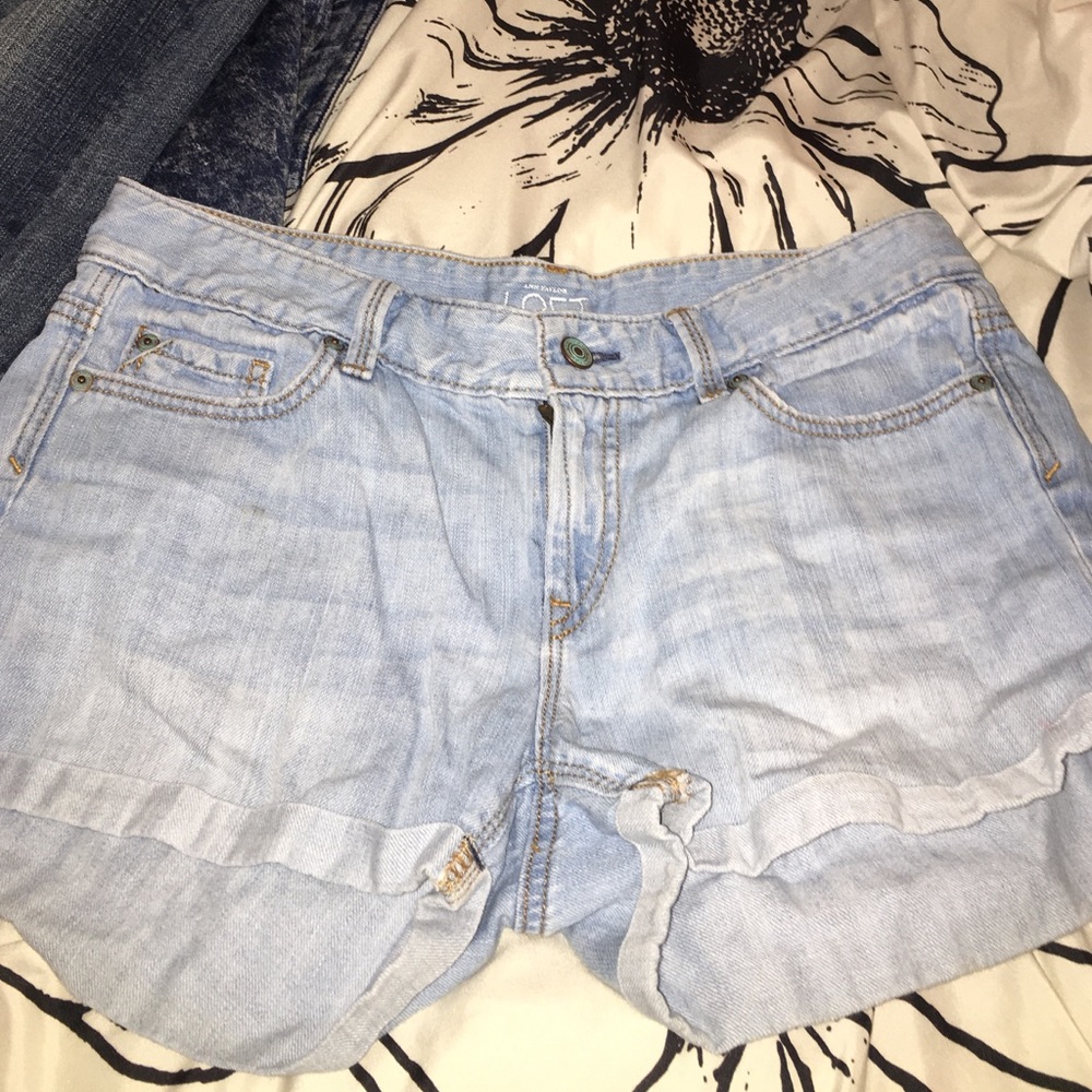 Denim shorts! Light wash size 6
