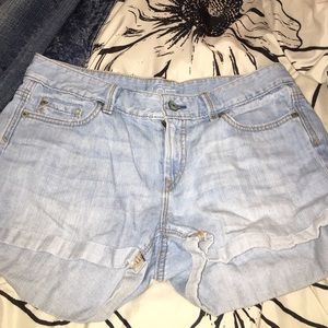 Denim shorts! Light wash size 6