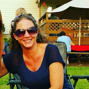 Meet your Posher, Angie