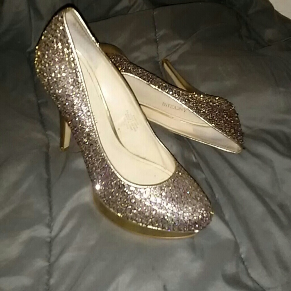 4 inch 7 1/2 heel Enzo Angiolini shoe