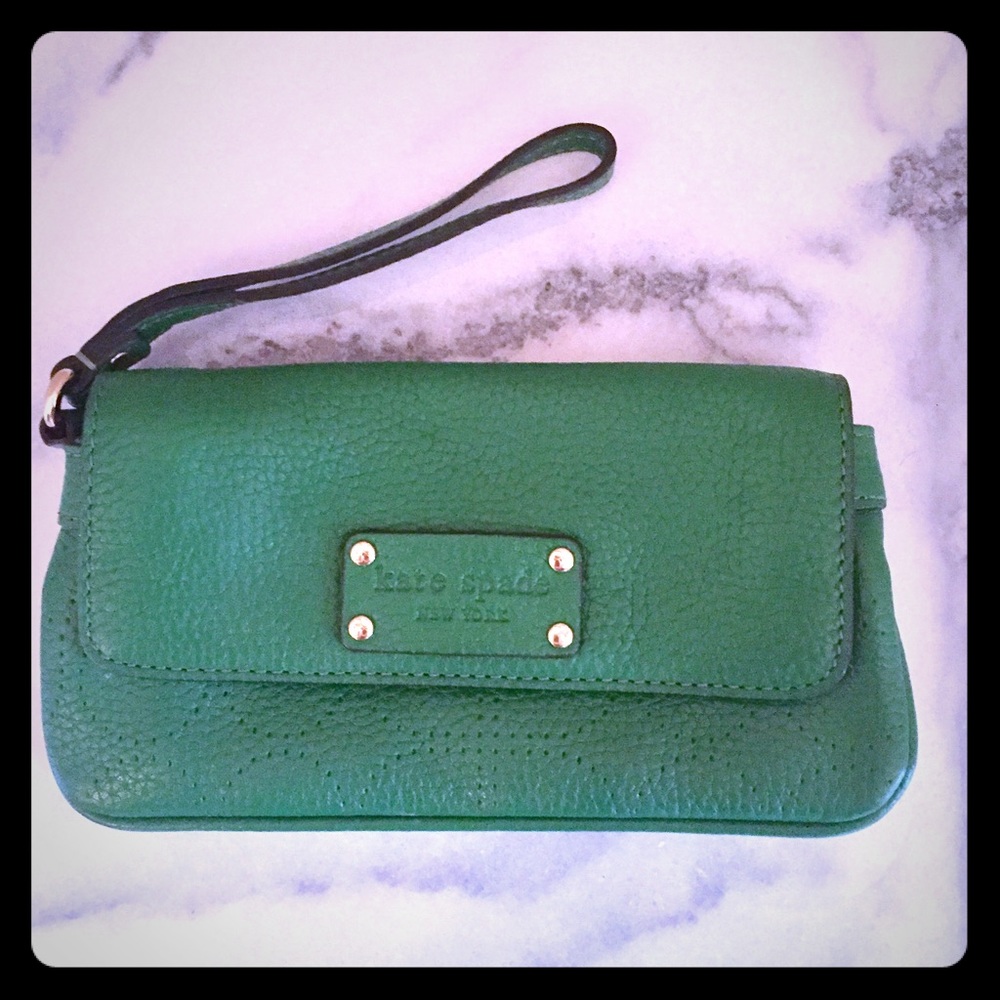 Kate Spade ♠️ Green Leather Large Wristlet