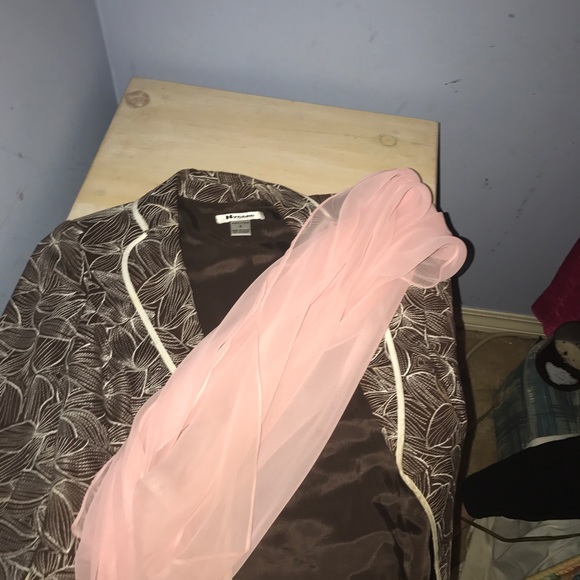 Sweater and scarf - Picture 4 of 4