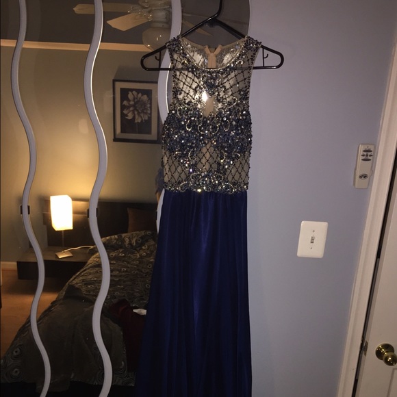 Size 4! Prom dress by Camille La Vie - Picture 3 of 7
