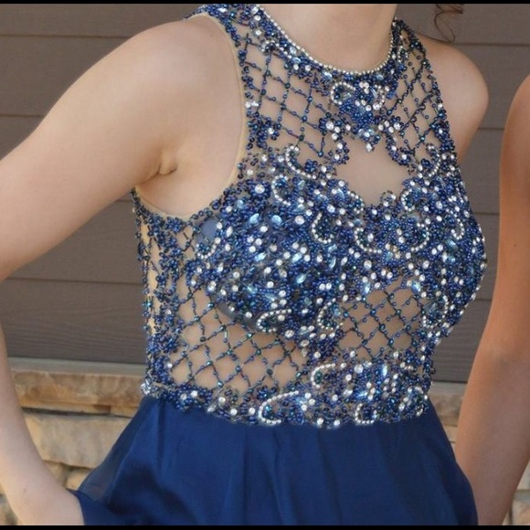 Size 4! Prom dress by Camille La Vie - Picture 2 of 7