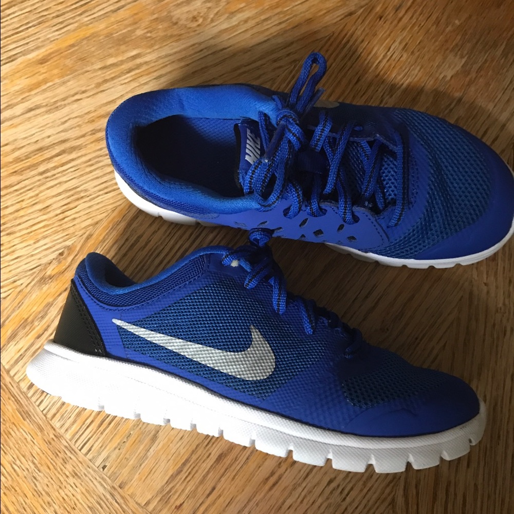 Boys nike shoes