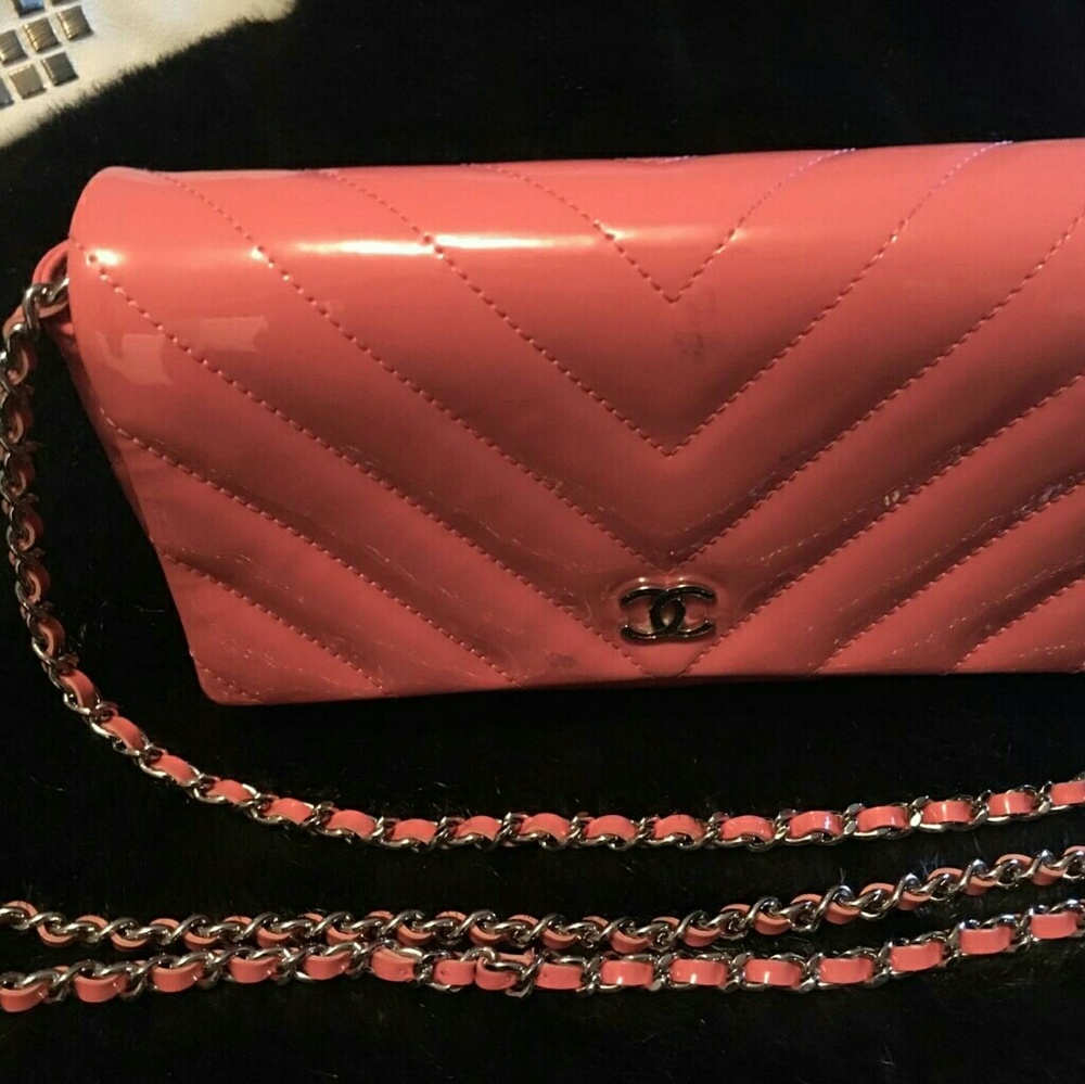 Chanel wallet on a chain
