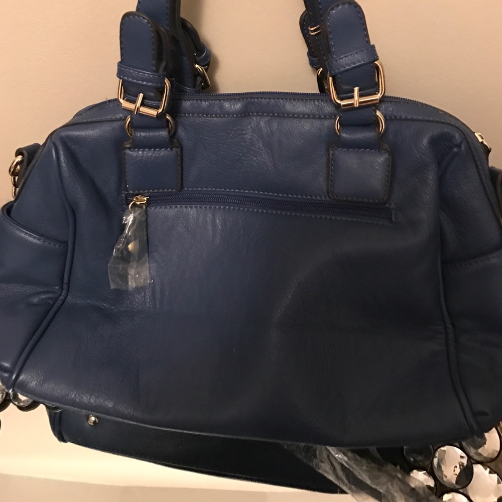Purse 💙💋 - Picture 2 of 4