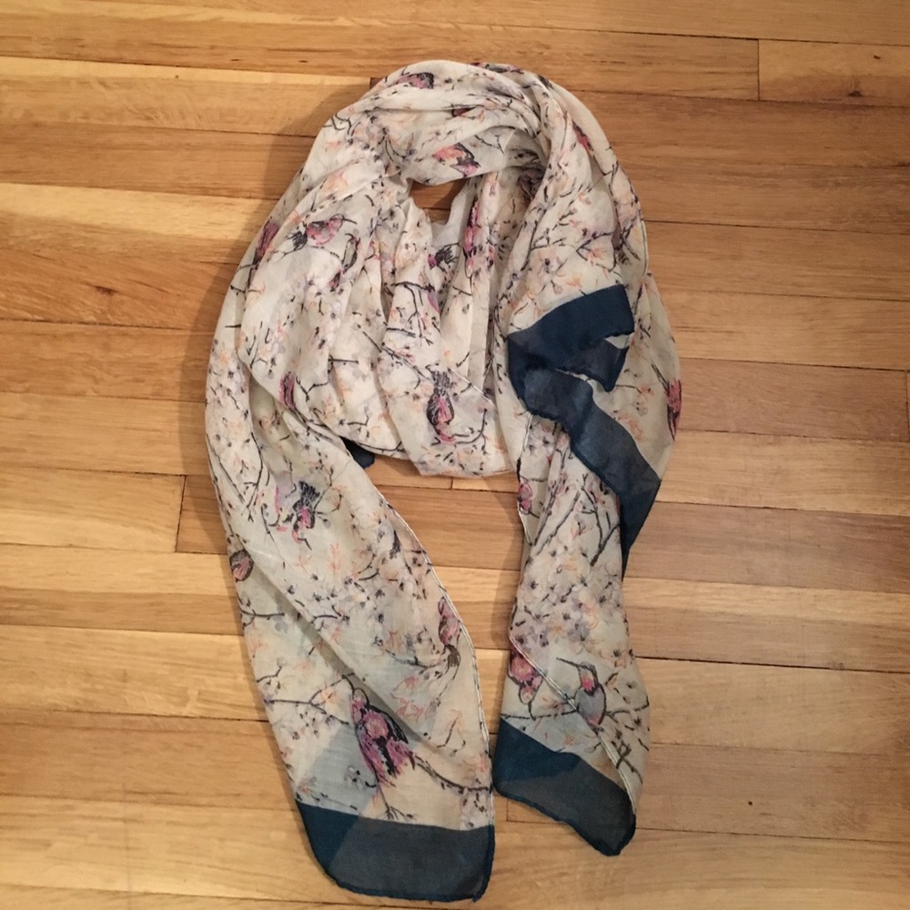 Lightweight white bird scarf