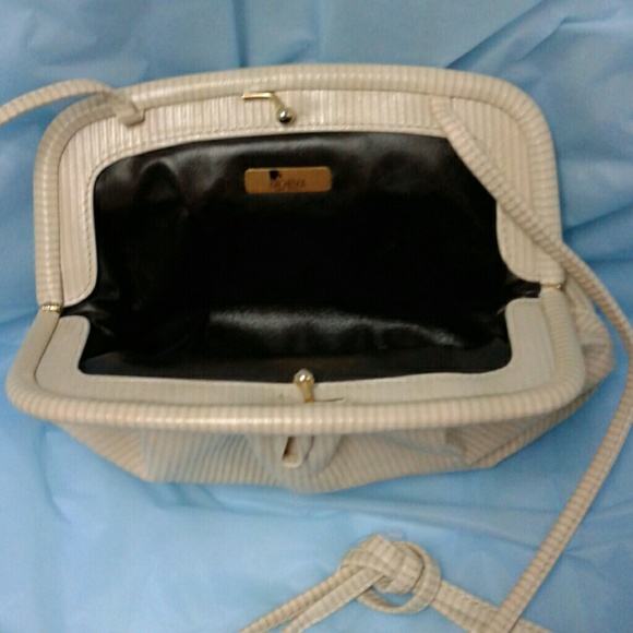 BAGHEERA BEIGE LEATHER CROSSBODY PURSE - Picture 3 of 6
