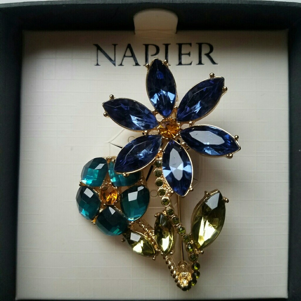 Napier flower pin / brooch. NWT.