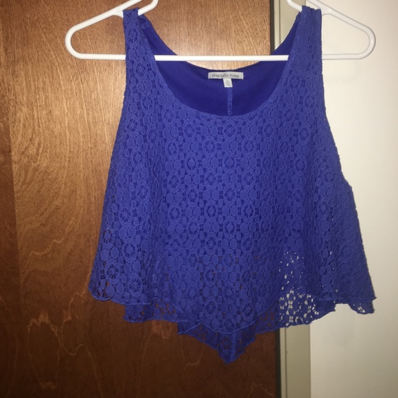 An assortment of crop tops and tank tops - Picture 4 of 8